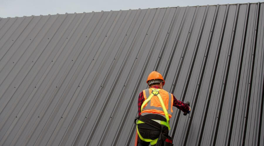 Professional gutter cleaning in Brackenridge, PA